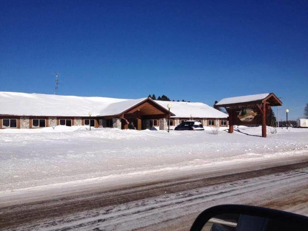Chicaugon Lake Inn Gaastra Kültér fotó