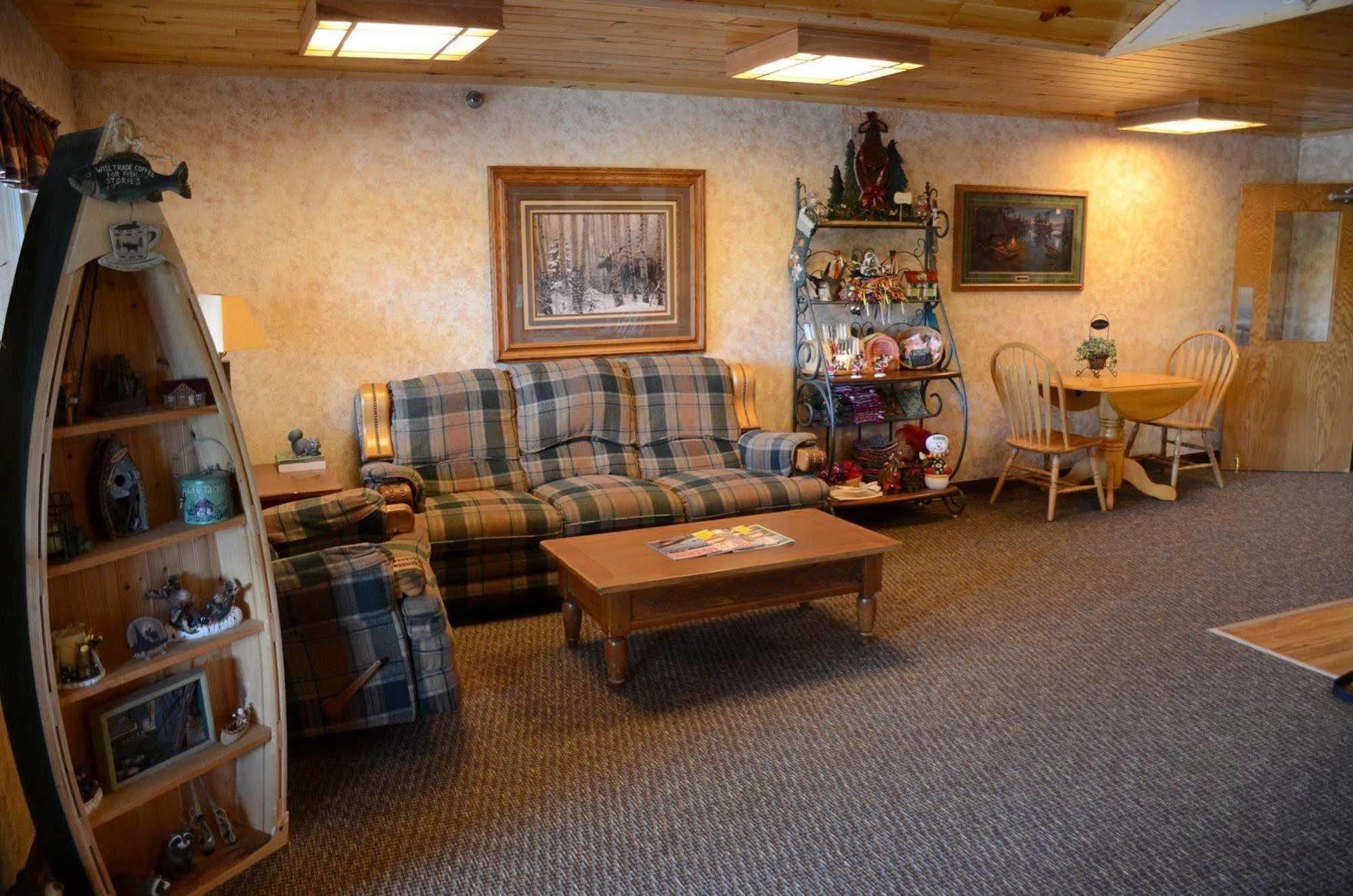 Chicaugon Lake Inn Gaastra Kültér fotó