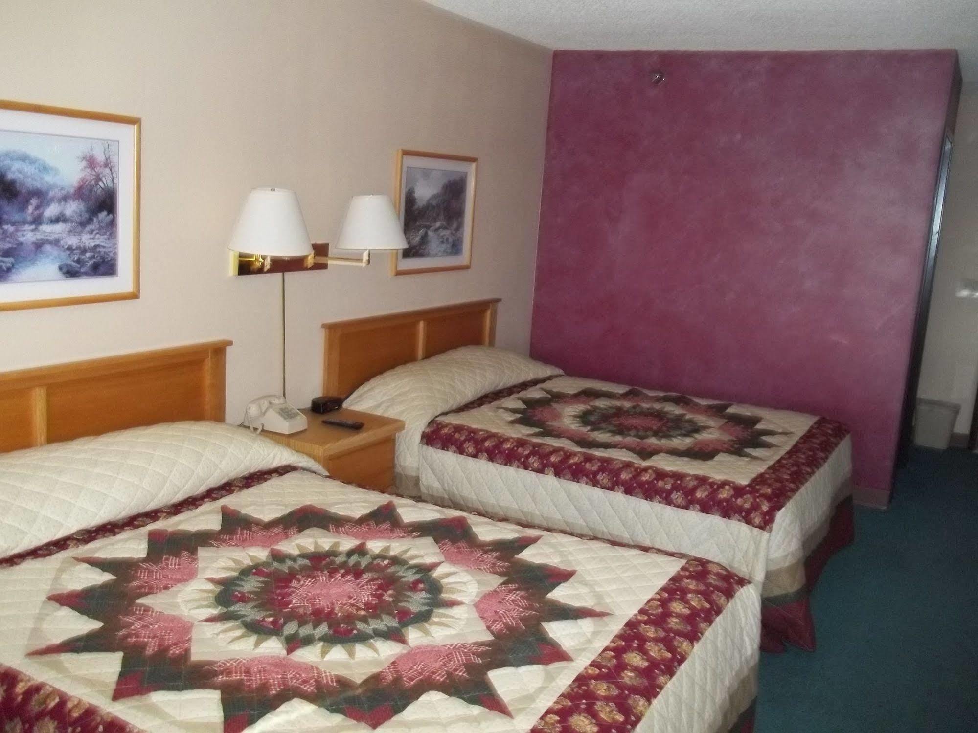 Chicaugon Lake Inn Gaastra Kültér fotó